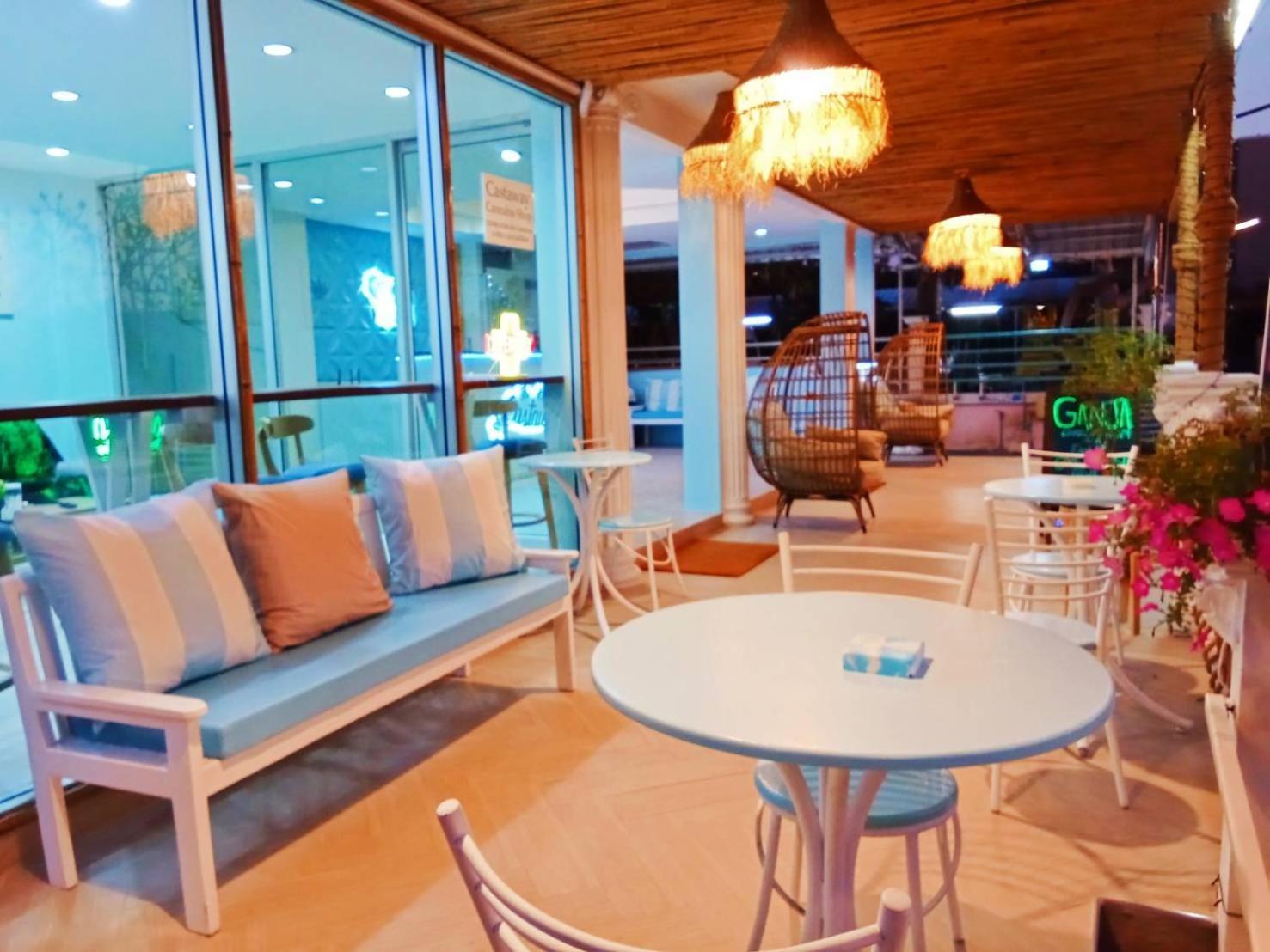 Castaway'S 420 Hotel Hua Hin Exterior photo