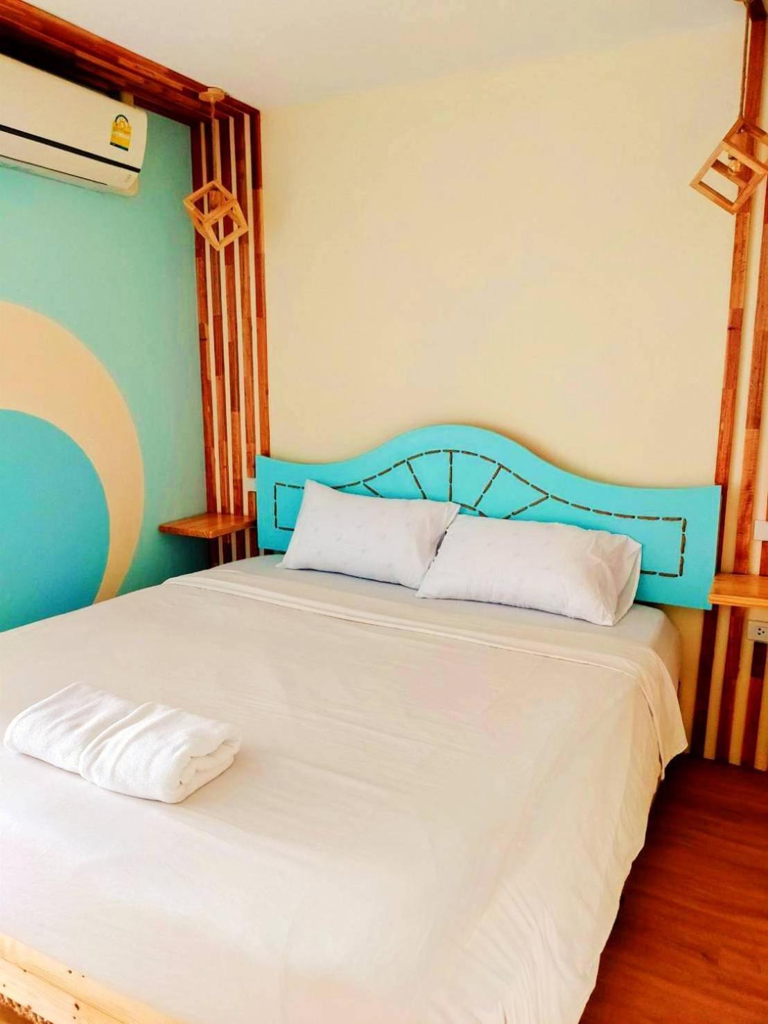 Castaway'S 420 Hotel Hua Hin Exterior photo